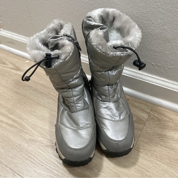 Storm Shoes - Storm Size 7 Boots Grey Faux Upper & Lining Rubber sole